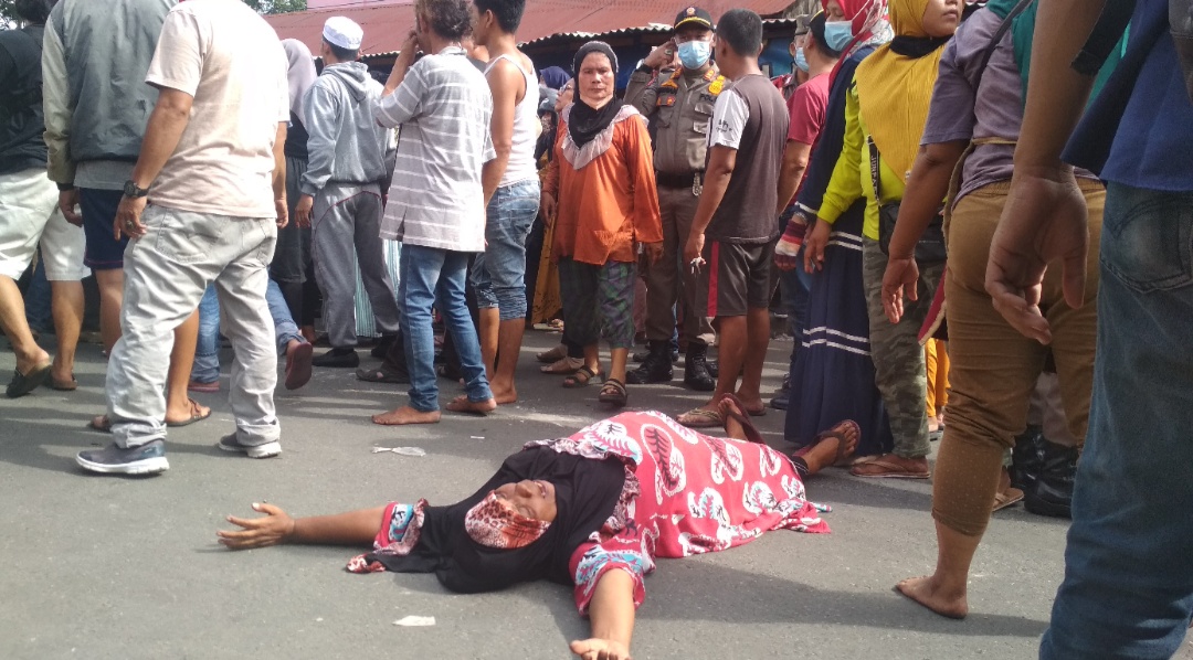 Pembongkaran paksa lapak PKL di Jalan Agus Salim memakan korban. 