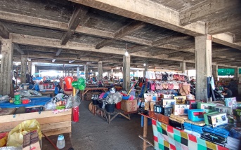Pedagang tempati Gedung Pasar Cik Puan yang masih terbengkalai (foto/int)