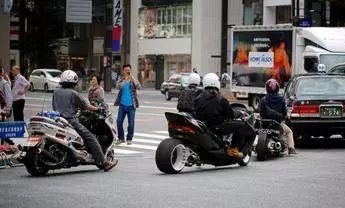 Bikers di Jepang taat aturan.