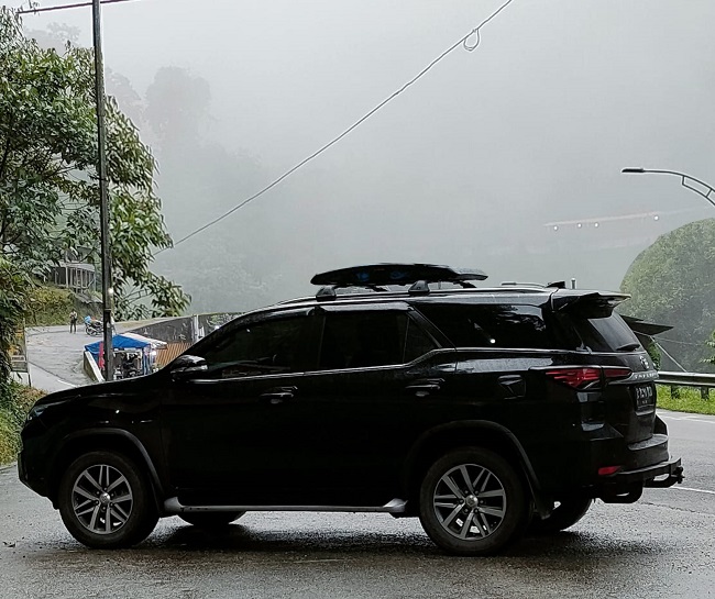 ilustrasi mobil diesel.