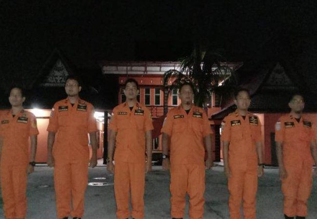  Satu regu yang beranggotakan 6 orang personel dari Badan Nasional Pencarian dan Pertolongan (Basarnas) Pekanbaru, dikirim ke Jakarta, Jumat (3/1/2020) pagi. 