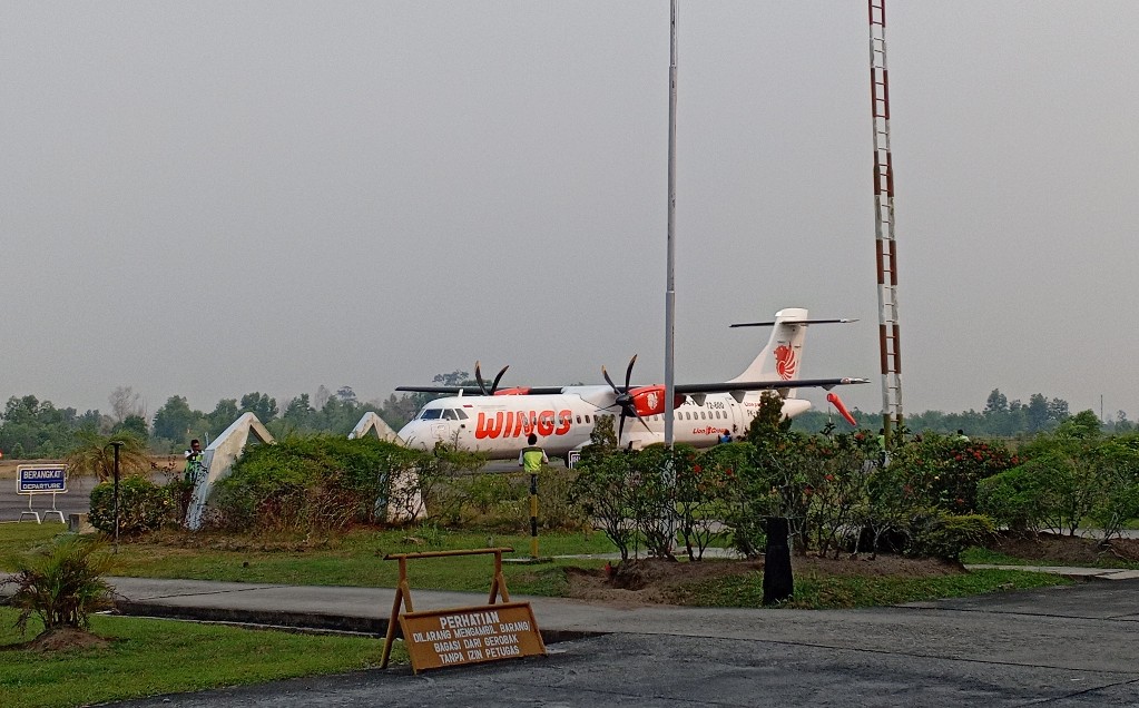  Pesawat Wings Air tengah parkir di Bandara Pinang Kampai Dumai