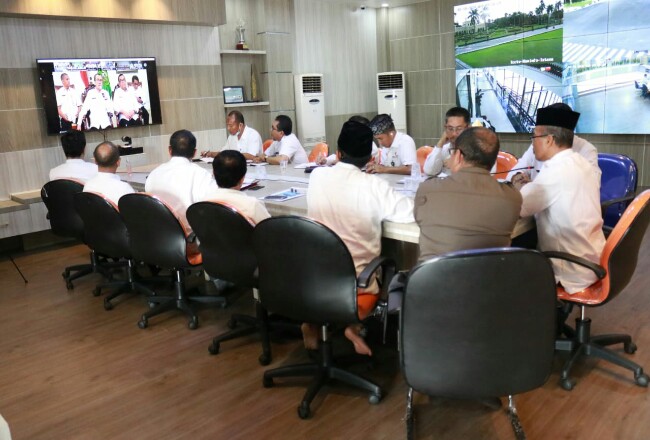 Pemkab Siak dan Pemprov Riau mengadakan teleconference.