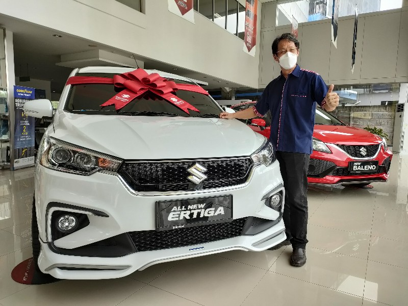 All New Ertiga menjadi salah satu produk andalan produk Suzuki. Terlihat Kepala Wilayah Suzuki SBT Riau, Santoni di samping unit All New Ertiga yang mendapatkan relaksasi PPnBM.