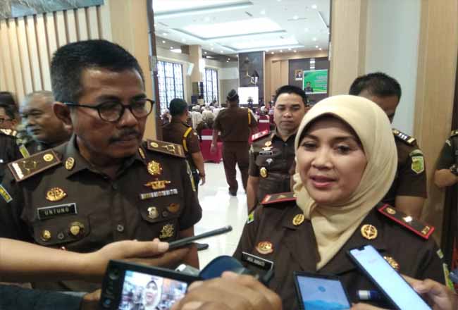 Kepala Kejati Riau Mia Amiarti