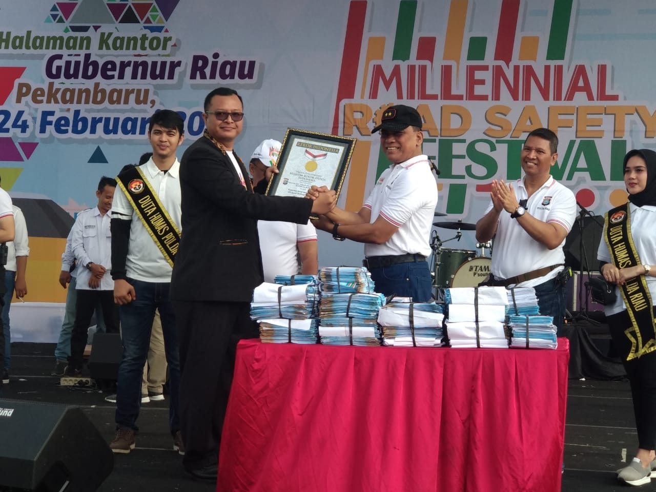 MRSF di Riau memecahkan rekor peserta terbanyak se-Indonesia dari Museum Rekor Indonesia (MURI).