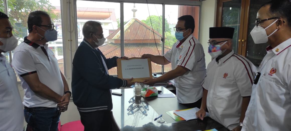  Calon Ketua KONI Riau, Iskandar Hoesin resmi mendaftar ke TPP.