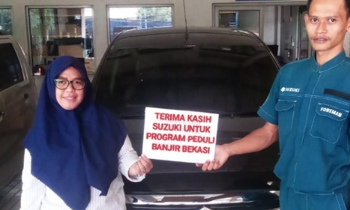 Konsumen di Bekasi memanfaatkan program Suzuki Service Campaign-Peduli Banjir Bekasi.(foto: istimewa)