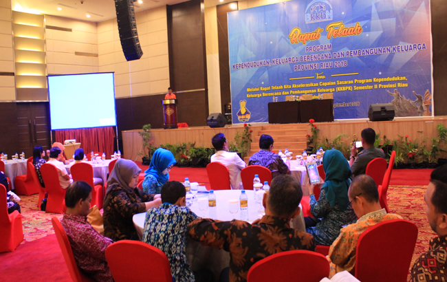 Rapat telaah program BKKBN Provinsi Riau 2018.