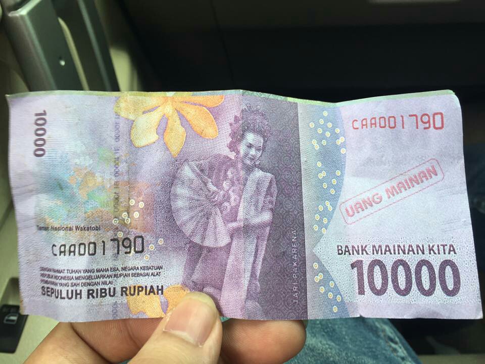 Uang mainan Rp10.000