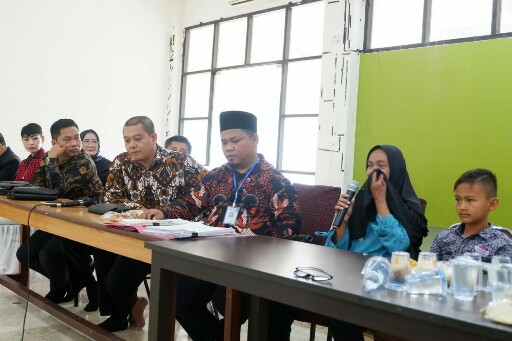 Ratusan pengacara dan keluarga korban datangi Polda Riau.