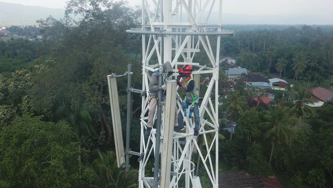 Layanan Komunikasi Telkomsel di Desa Taratak Bancah Sumatera Barat : Komitmen Telkomsel untuk #TerusBergerakMaju ditunjukkan melalui kehadiran jaringan telekomunikasi dengan kualitas 2G dan 4G di Desa Taratak Bancah, Sawahlunto, Sumatera Barat.
