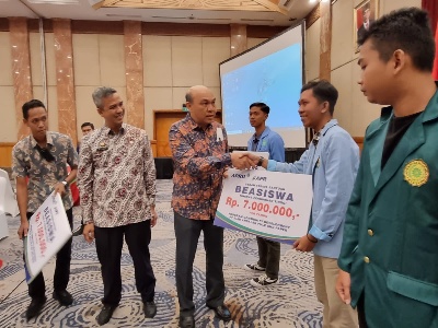RAPP salurkan beasiswa kepada 100 mahasiswa di Provinsi Riau (foto/ist)