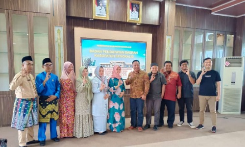 Kunjungan Pemkab Tapanuli Tengah ke Bapenda Bengkalis.(foto: zulkarnaen/halloriau.com)