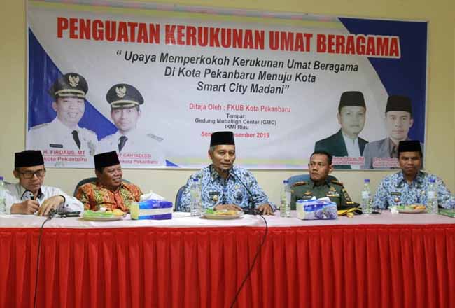 Wakil Walikota (Wawako) Pekanbaru, H Ayat Cahyadi SSi saat menghadiri acara Penguatan Kerukunan Umat Beragama yang ditaja FKUB Kota Pekanbaru, di kantor IKMI Jl Todak, Senin (2/12/2019).