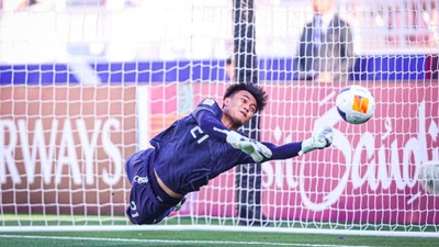 Kipper andalan Timnas Indonesia di Piala Asia U-23 2024, Ernando Ari.(foto: int)