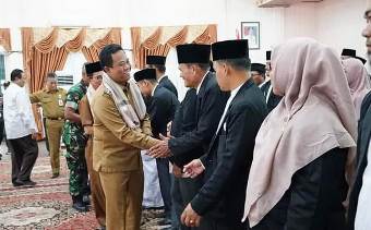 Wabup Sulaiman melantik pengurus LDI Kabupaten Rohil (foto/Zal)