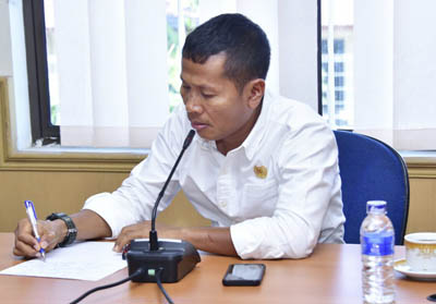 Ketua DPRD Riau, Indra Gunawan Eet 