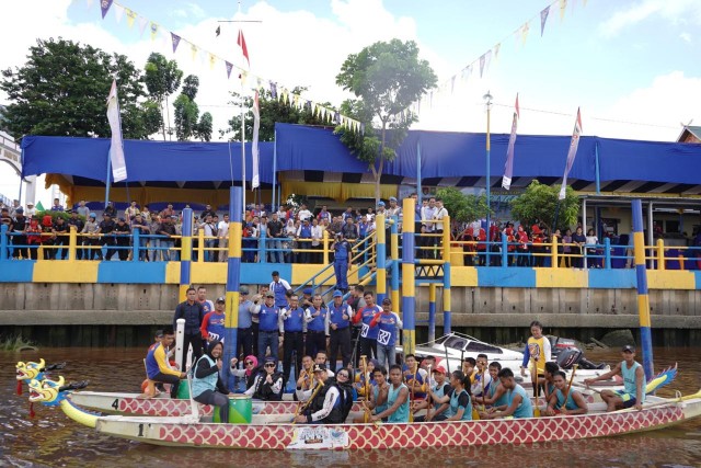 Dragoan Boat meriahkan HUT Polairud Polda Riau ke-69