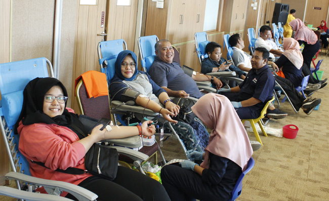  Eka Hospital Pekanbaru dengan IKBR, Dinas Kesehatan Riau dan Palang Merah Indonesia (PMI) Kota Pekanbaru menyelenggarakan Aksi Donor Darah.
