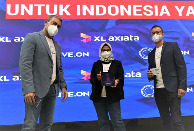 Chief Sales Officer XL Axiata, Octavia Kurniawan, dalam acara peluncuran Live.On di Jakarta, Senin (5/10/2020). 