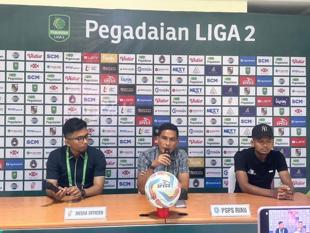 Lelatih PSPS Riau, Ridwan Saragih yakin bisa meladeni permainan Sriwijaya FC (foto/rahmat)