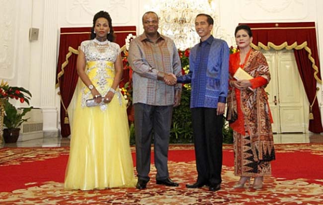 Raja Mswati III saat berkunjung ke Indonesia.