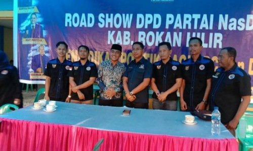 Sekjen DPW Nasdem Riau, Jhony Charles saat road show ke DPD Nasdem Rohil.(foto: istimewa)
