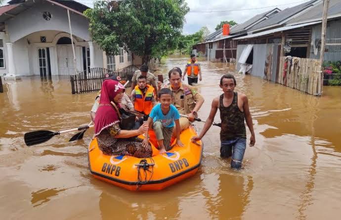 Banjir di Pekanbaru beberapa waktu lalu.(foto: int)