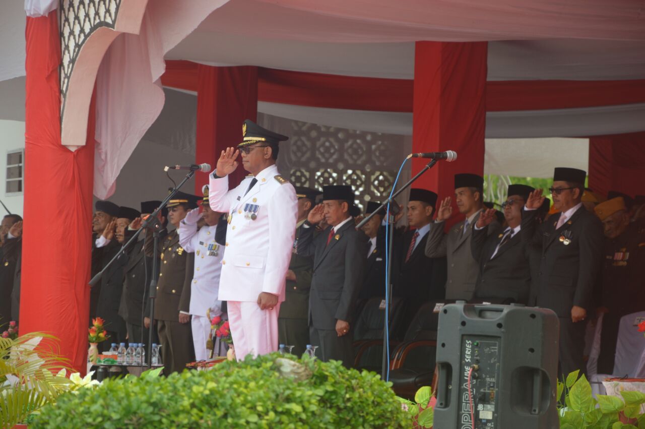 Bupati Rohil,  Suyatno saat upacara peringatan HUT ke-72 RI