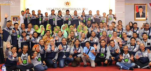 Rombongan PWI Riau foto bersama dengan Sekdaprov.
