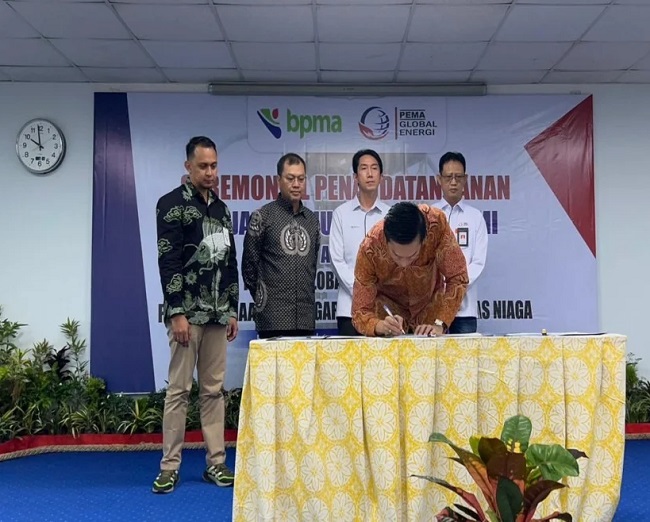 PT Perusahaan Gas Negara Tbk. (PGN) bersama dengan PT Pertagas Niaga (PTGN) dan PT Pema Global Energi (PGE) menandatangani perjanjian jual beli gas (PJBG) untuk PT Pupuk Iskandar Muda, industri di Aceh, serta industri di Sumatra Utara.