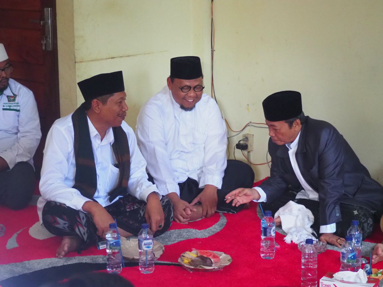 Lukman Edy di acara pelantikan Pengurus Besar Majelis Dzikir (MD) Hubbul Wathon di Ponpes Babussalam, Tandun, Rohul