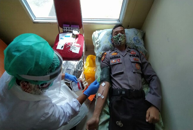 Suasana donor darah dilakukan personel Polres Rohul dan jajarannya, menyambut HUT ke-74 Bhayangkara.