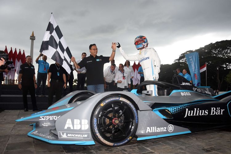 Gubernur DKI Jakarta Anies Baswedan dalam ajang Formula E