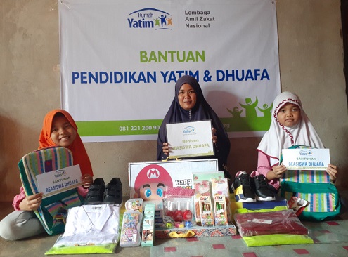 Rumah Yatim Cabang Riau menyalurkan bantuan pendidikan berupa program beasiswa dhuafa dan bantuan peralatan sekolah seperti sepatu, tas, serta alat tulis untuk kelengkapan sekolah