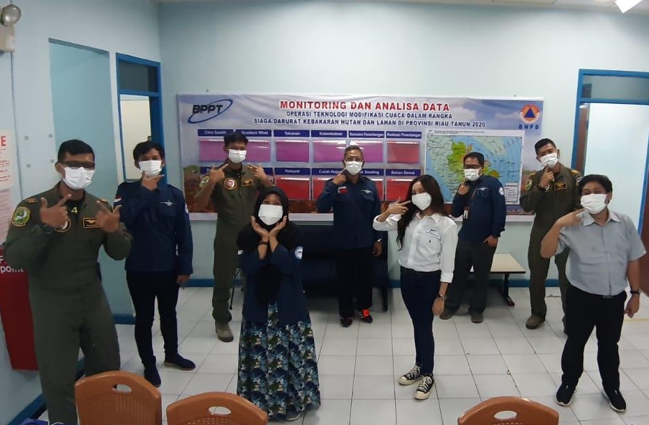 Posko TMC dipusatkan di Lanud Roesmin Nurjadin, Pekanbaru Riau dengan tim yang terdiri dari flight scientist BBTMC dan tim TNI AU.