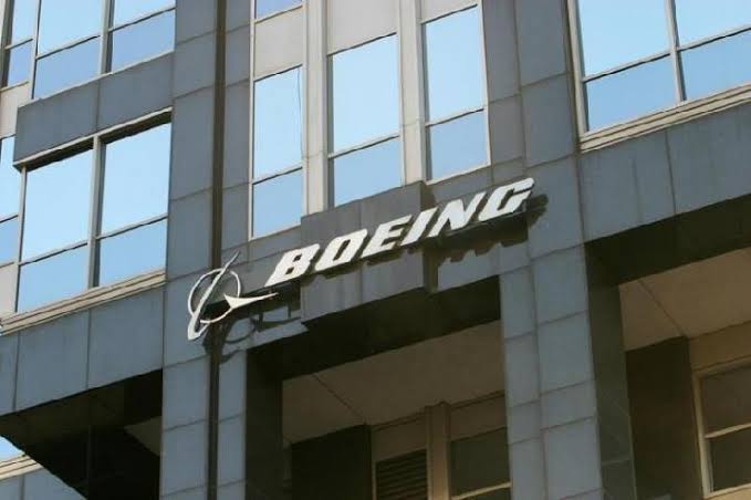 Boeing akan PHK 7.000 karyawannya.