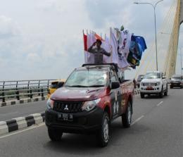 Seremoni estafet yang membawa delapan belas bendera partai politik peserta Pemilu 2024 (foto/dok kpu)