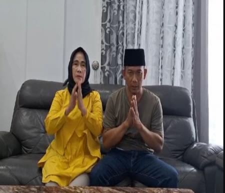 Tangkapan layar video permintaan maaf anggota DPRD Riau Kasir didampingi istri atas perbuatan anaknya. (foto:ist)