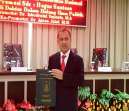 Wabup Bengkalis, Bagus Santoso raih gelar Doktor di Unas Jakarta.(foto: istimewa)