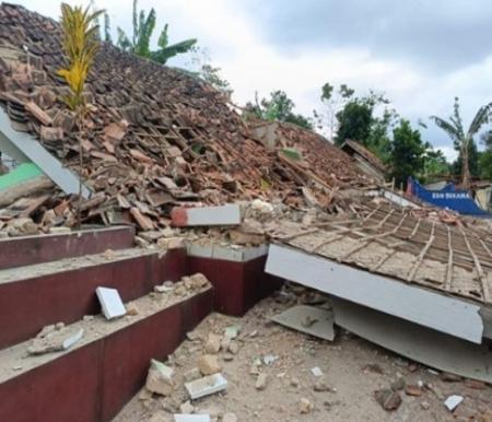 Ilustrasi rumah warga yang rusak akibat gempa - BNPB