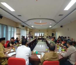 Pemkab Inhu bersama stake holder lainnya rapat pembahasan mengoperasikan Bandara Japura (foto/Andri)