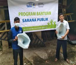 Rumah Yatim Cabang Riau menyalurkan bantuan berupa bahan-bahan bangunan untuk membantu proses pembangunan fasilitas WC Mushola Al Ikhlas