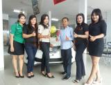 Branch manager Suzuki Arengka, Syamsul bersama tim sales counter