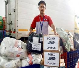 Program JNE Peduli Bencana Cianjur, membebaskan biaya kirim bantuan (foto/ist)