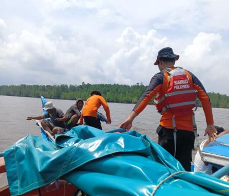 Basarnas lakukanpencarian ABK hilang terjatuh di Sungai Kuala Anak Mandah (foto/int)