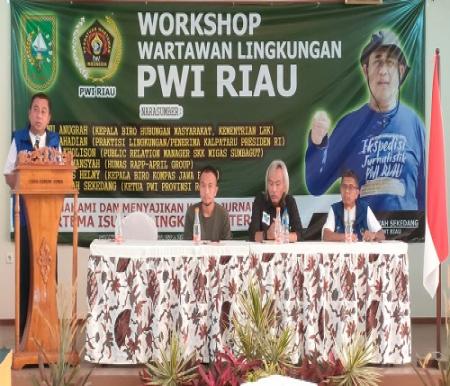 PWI Riau mengadakan Workshop Wartawan Lingkungan bertema "Memahami dan Menyajikan Karya Jurnalistik Terkait Bertema Isu-Isu Lingkungan Terkini" (foto/rinai-halloriau)
