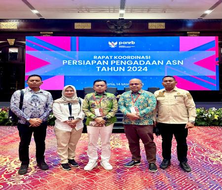 Plt Bupati Kepulauan Meranti saat mengikuti Rapat Koordinasi Persiapan Pengadaan ASN Tahun 2024 di Jakarta