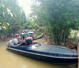 Para TKI tujuan Malaysia yang menggunakan kapal cepat terdampar di perairan Desa Kedabu Rapat, saat ini mereka sudah diamankan pihak kepolisian Polres Kepulauan Meranti.